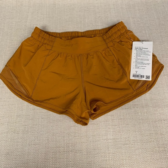 Lululemon Hotty Hot Short II *2.5"
Fools Gold NWT - Picture 4 of 5